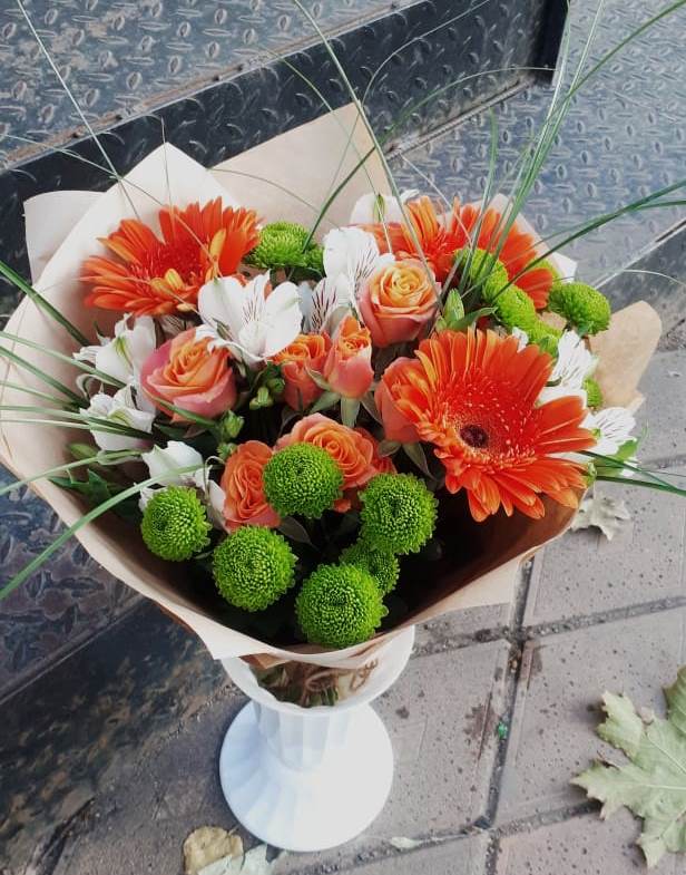 Букет цветов из: Герберы, Хризантемы, Альстромерии и Розы в Березовском Свердловской области