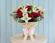 Букет цветов из:  Лилии и Розы в Березовском Свердловской области