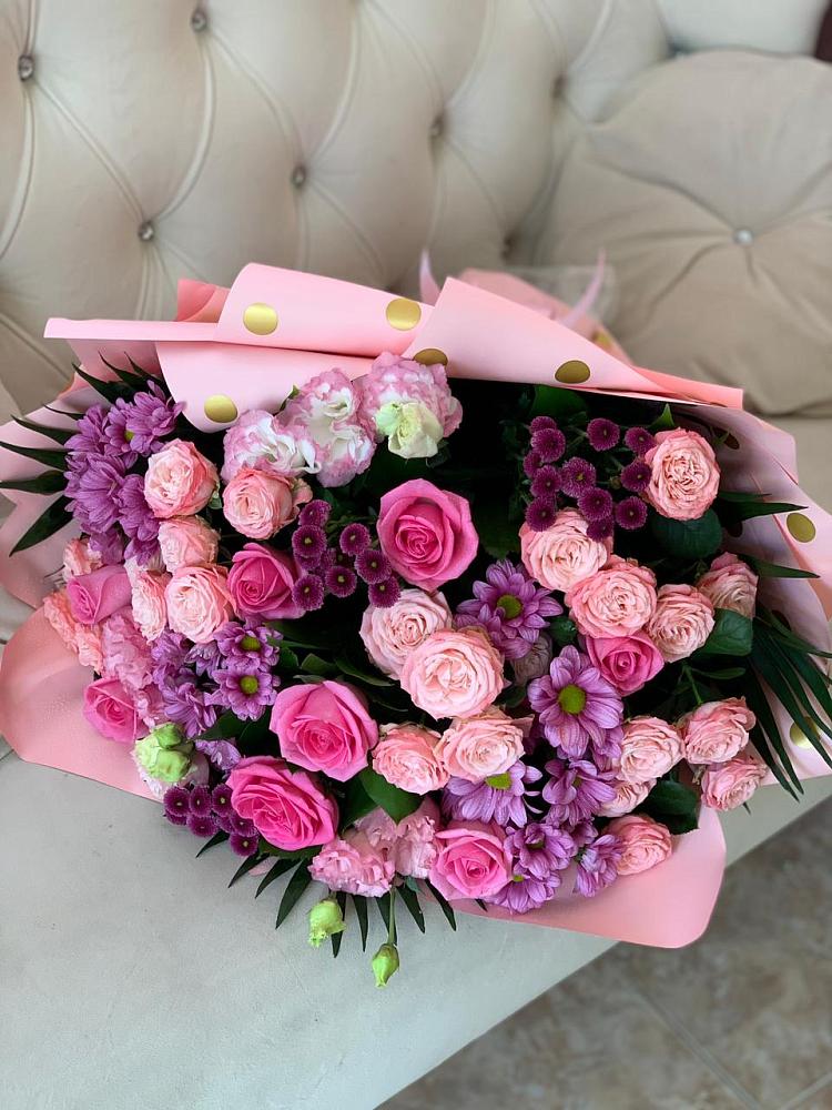 Букет цветов из: Хризантемы, Розы и Лизиантусы в Березовском Свердловской области