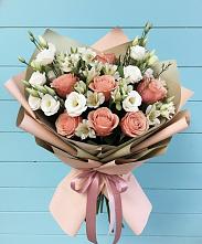 Букет цветов из:  Розы, Альстромерии и Лизиантусы в Березовском Свердловской области