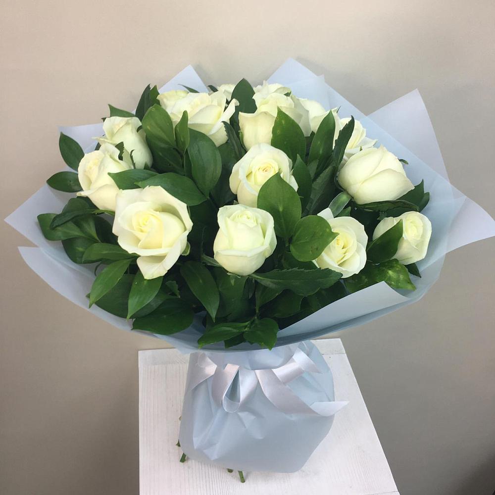 Букет 15 Белых роз Проуд в Березовском Свердловской области