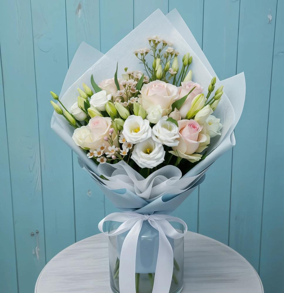 Букет цветов из: Розы и Лизиантусы в Березовском Свердловской области