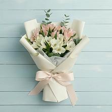 Букет цветов из:  Альстромерии в Березовском Свердловской области