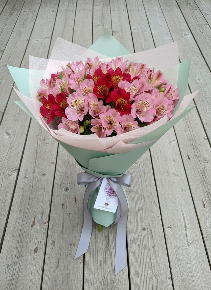 Букет цветов из: Альстромерии в Березовском Свердловской области