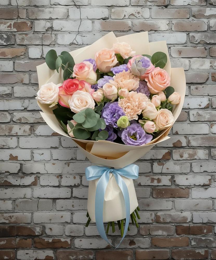 Букет цветов из: Розы, Лизиантусы и Гвоздики в Березовском Свердловской области