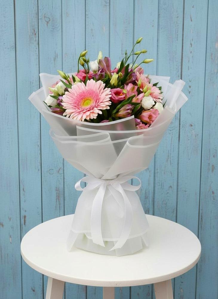 Букет цветов из: Герберы, Альстромерии и Лизиантусы в Березовском Свердловской области