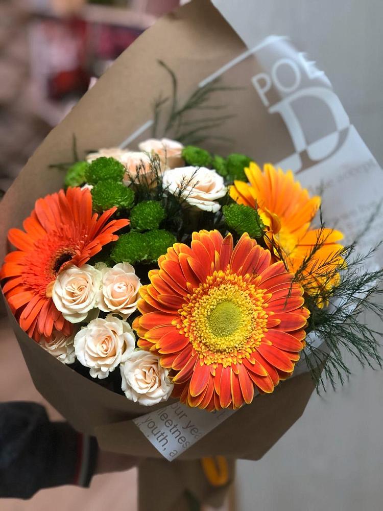 Букет цветов из: Герберы, Хризантемы и Розы в Березовском Свердловской области