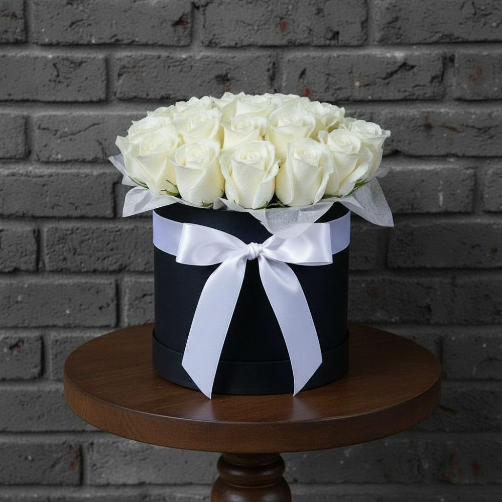 Цветочная композиция из Розы в шляпной коробке в Березовском Свердловской области