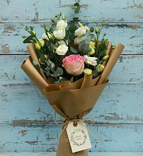 Букет цветов из:  Розы и Лизиантусы в Березовском Свердловской области