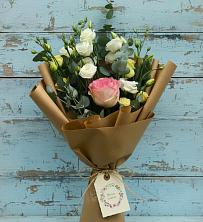 Букет цветов из:  Розы и Лизиантусы в Березовском Свердловской области