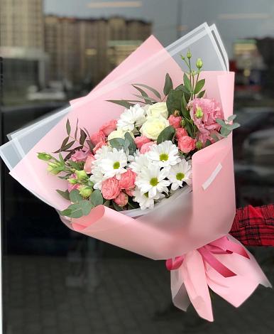 Букет цветов из: Розы, Лизиантусы и Хризантемы в Березовском Свердловской области